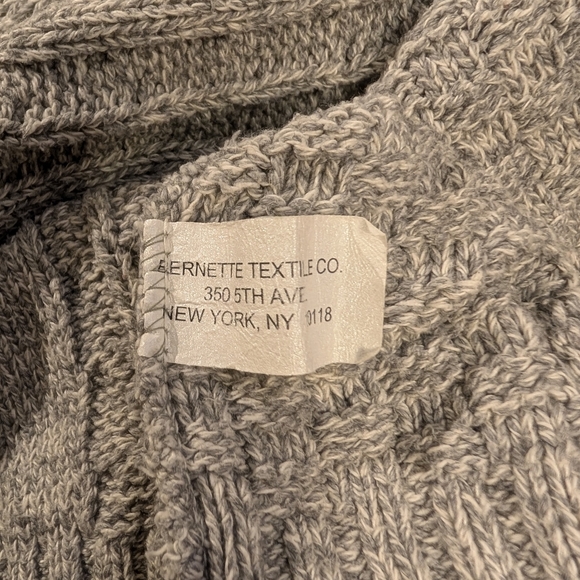 Bill Blass Gray Crew Neck Sweater - Picture 4 of 7